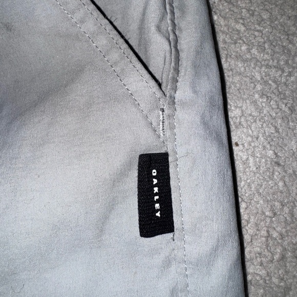 Grey Oakley men’s shorts regular fit size 34 - Picture 5 of 15